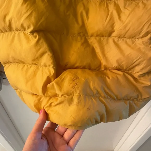 Uniqlo kids Yellow Puffer Jacket - Picture 3 of 6